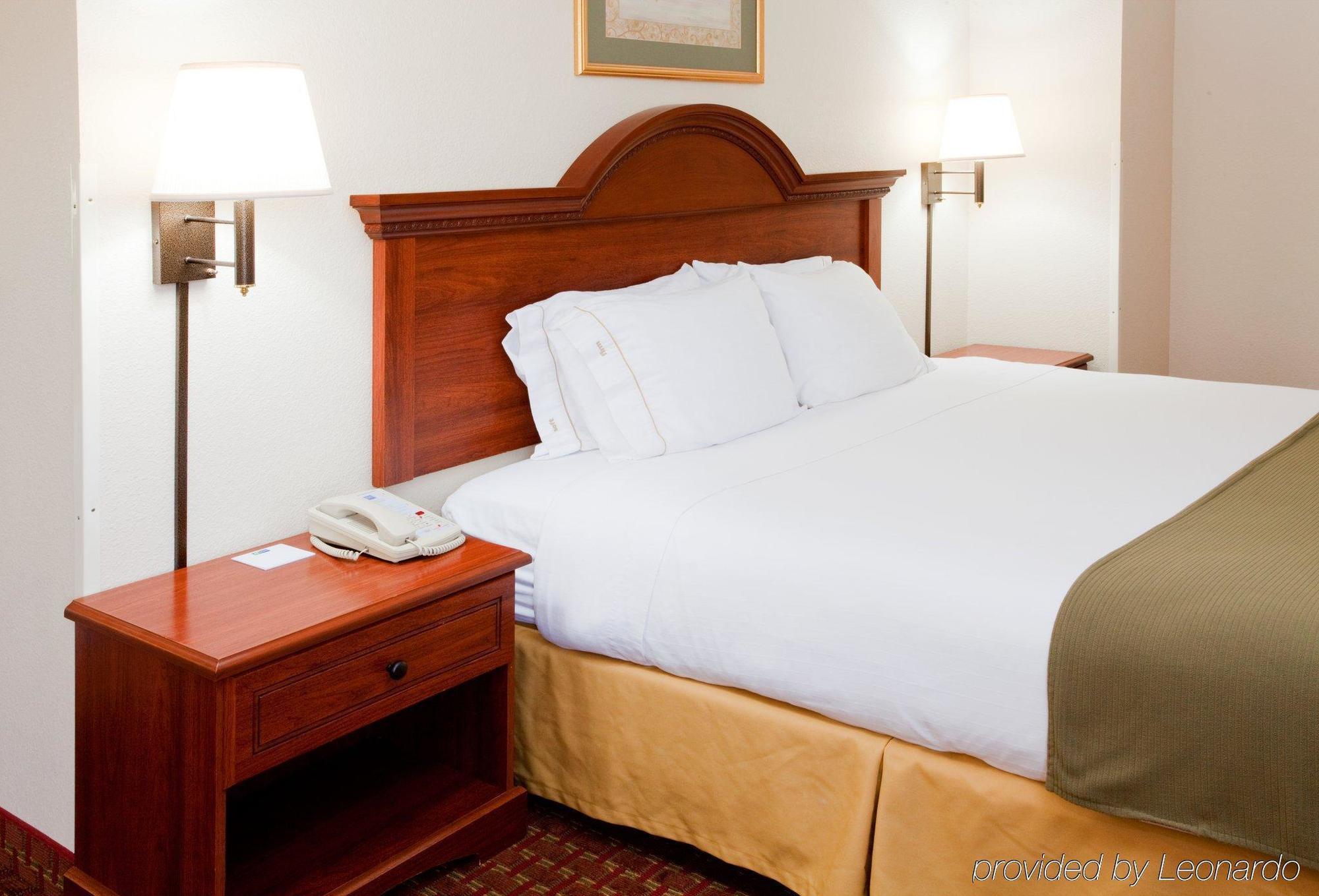 Holiday Inn Express Hillsville By Ihg Habitación foto