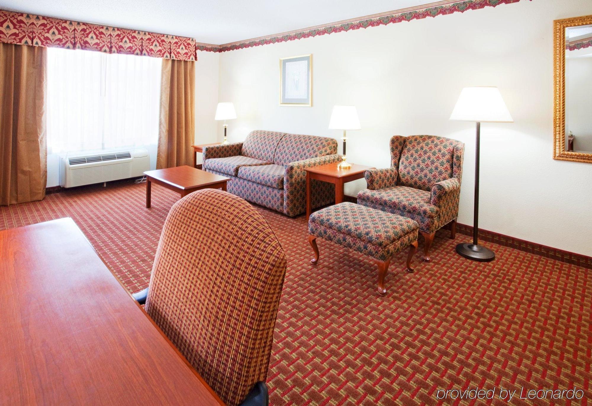 Holiday Inn Express Hillsville By Ihg Exterior foto