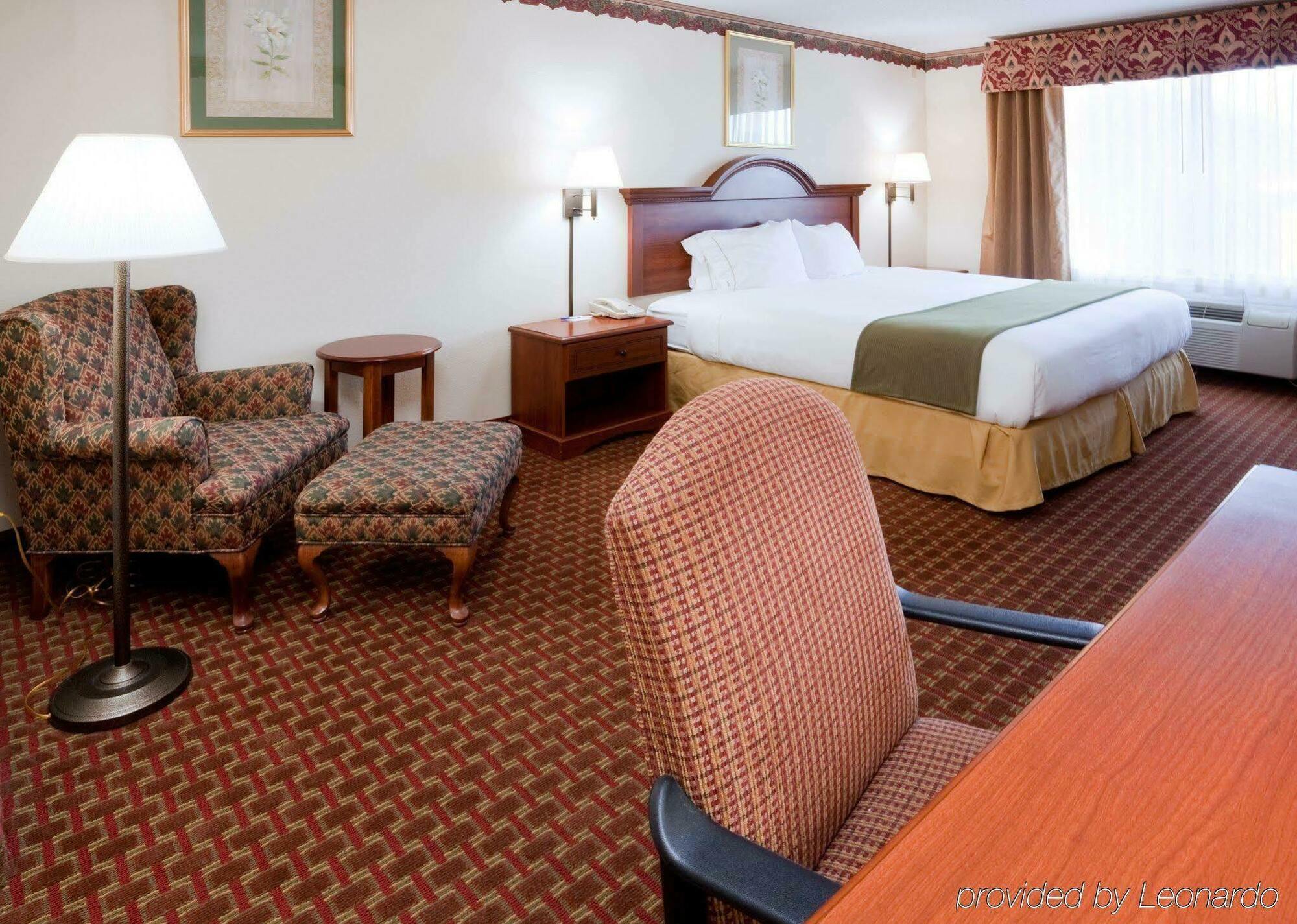 Holiday Inn Express Hillsville By Ihg Exterior foto