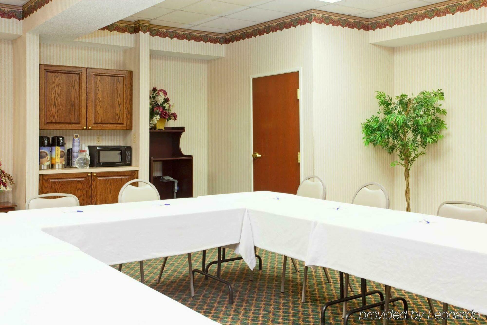 Holiday Inn Express Hillsville By Ihg Exterior foto